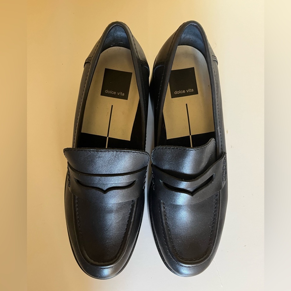 Dolce Vita Classic Leather Pumps with Wedge Heel - Black - size 6.5 -Almost New